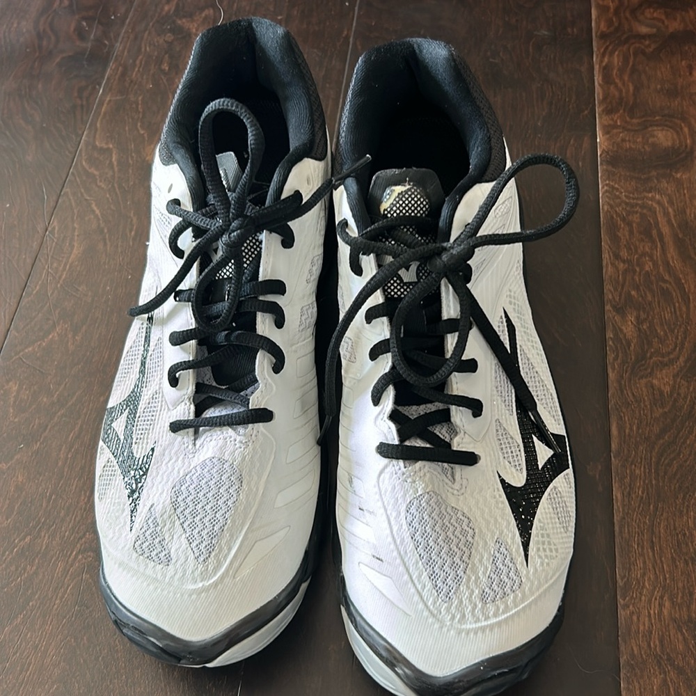 Women’s Volleyball Shoes size 11.5